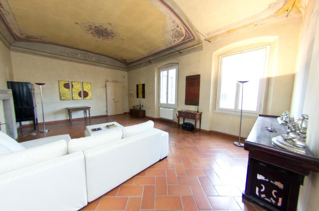 Traviata Storico - Palazzo Tolomei Apartamento